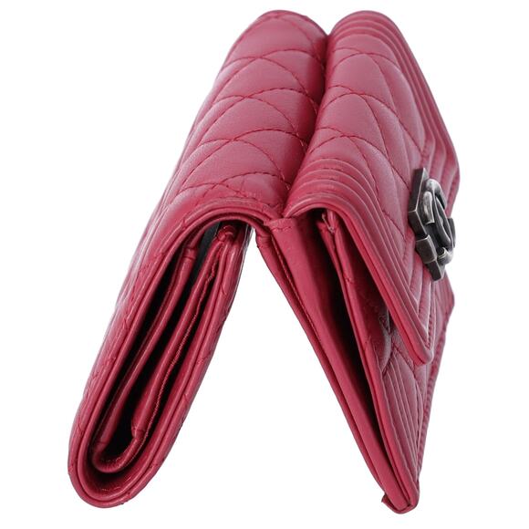 CHANEL Le Boy Trifold Wallet Pink Lambskin - Picture 4 of 7